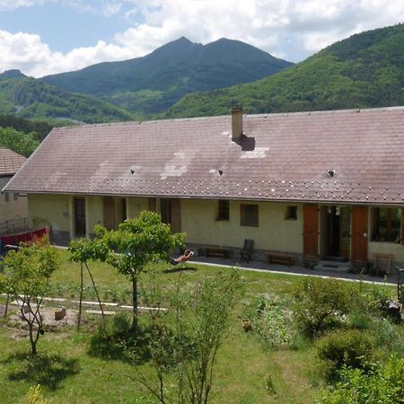Chambres Et Table D'Hote Le Petit Radis Лю-ла-Кроа-От Екстериор снимка